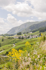 Ftan, Dorf, Bergdorf, Kirche, Alpen, Engadin, Unterengadin, Engadinerh&auml;user, Bergbauer, Wanderweg, via Engiadina, Graub&uuml;nden, Sommer, Schweiz