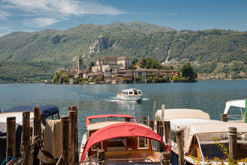 Naklejka premium Ortasee, Lago d'Orta, mit Isola San Giulio