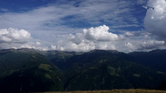 M&ouml;lltal, Marterle, Oberk&auml;rnten, Lienzer Dolomiten, Kreuzeckgruppe, Kreuzeck, Alm, Stadel, Stra&szlig;e, Wolken, Sommer, Osttirol