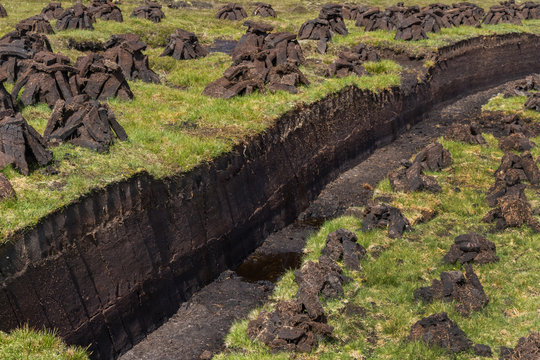 スコットランドの露天ピート採掘場 UK Scotland peat mining
