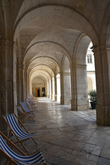 Voûtes du cloître de l'abbaye Sain-Germain à Auxerre en Bourgogne, France