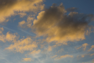 Obraz premium Clouds in Sky at Sunset