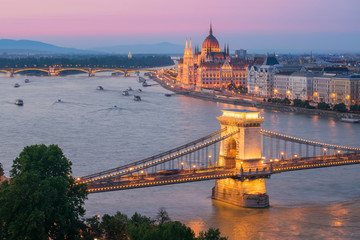 Fototapeta na wymiar Twilight in Budapest