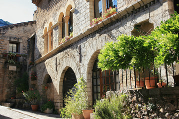 Jolie maison à  Saint Guilhem Le Désert en Occitanie (Hérault, France, Europe)