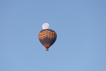 Fototapeta na wymiar Hot Air Balloon Over Goreme Town