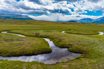 Fototapeta na wymiar Wasserlauf im Altai Gebirge Mongolei