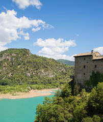 Fototapeta na wymiar Lac de liguerre de Cinca Aragon Espagne