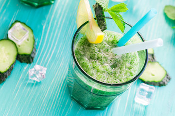 Green vegetable smoothie