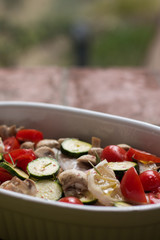 Fischauflauf mit Kartoffeln, Gemüse und Pilzen, mediterran