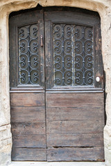 Porte d'entrée ancienne  