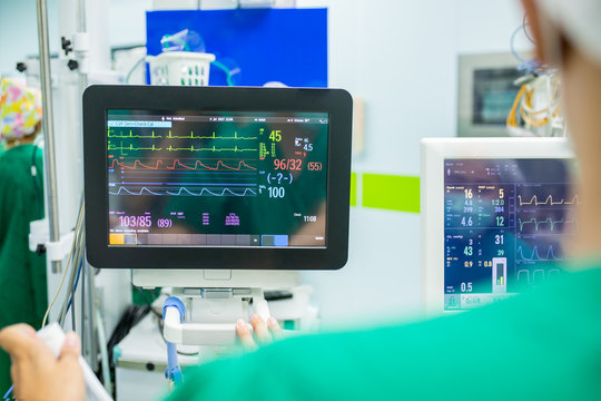 Heart rate monitor for check ekg graph