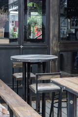 オシャレなバー、レストラン、カフェ、パブ、テーブル、チェアー　開放的な アウトドア