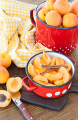 Frische Nektarinen einkochen