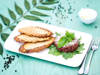 Tartare of beef with toasted bread