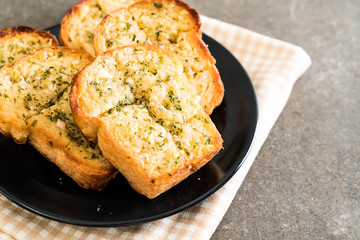 garlic bread on plate