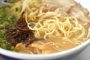 とんこつラーメン