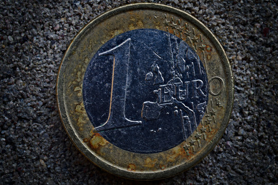 1 Euro M&uuml;nze / Taler im Gro&szlig;format. 