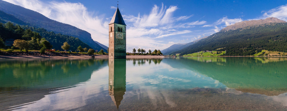 Kirchturm im Reschensee; Italien