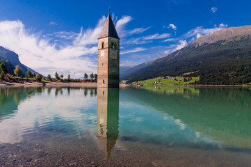 Kirchturm im Reschensee; Italien