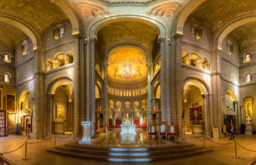 Fototapeta na wymiar Monaco Saint Nicholas Cathedral Interior
