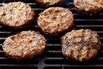 the Burger on the grill grate