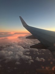 Paisaje natural en vuelo ala de avion