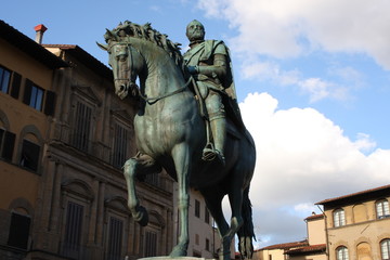 Obraz premium Bronze statue of Cosimo I de Medici (Duke of Tuscany) in Florence, Italy. 