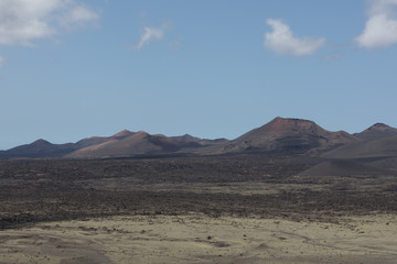 Fototapeta na wymiar Dry Lava landscape on Lanzarote.