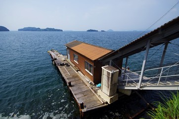 閑散とした桟橋