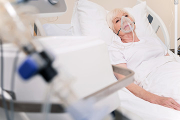 Obraz premium Vulnerable sore woman feeling better after a stroke