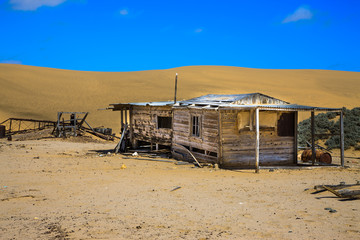 Fototapeta na wymiar Ghost towns in 1st Diamond area - Skeleton Coast - Namibia