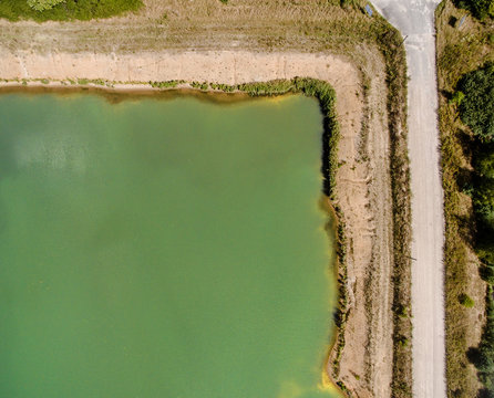 Ecke mit Wasser (Kiesteich)