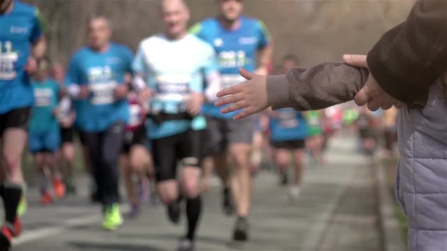 High quality video of marathon runners in real 1080p slow motion 250fps
