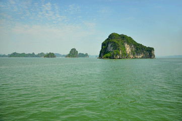 Naklejka premium La bai d'Halong