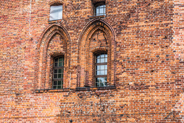 Okiennice średniowiecznego zamku w Malborku