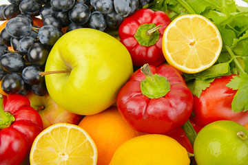 Fototapeta na wymiar beautiful background of set of vegetables and fruits