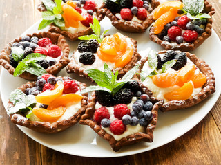 Tartlets with cheese and berries