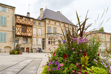Fototapeta na wymiar Half-timbered house on the Place de Bar le Duc