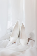 Белые свадебные туфли  невесты