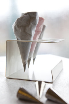 Cake decoration