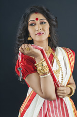Fototapeta premium Bengali woman with keys