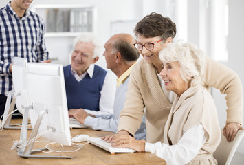 Obraz premium Women making project together