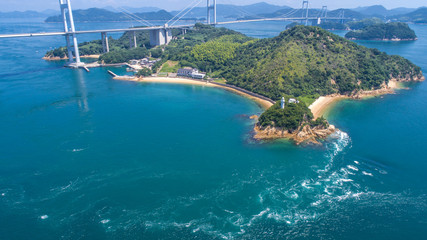 来島海峡の渦潮（うずしお）　空撮