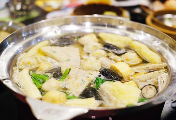 mixed sukiyaki, fish ball, pork, vegetable,tofu,seaweed