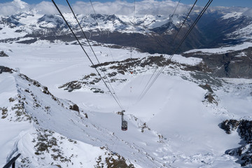 Fototapeta premium Cable car to Matterhorn