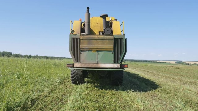 Cleaning of peas, combine harvesting peas PLOEGER EPD 530