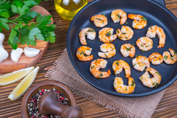 Shrimp scampi in pan