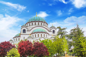Fototapeta na wymiar Beautiful view of the temple of St. Sava in Belgrade, Serbia on a sunny say