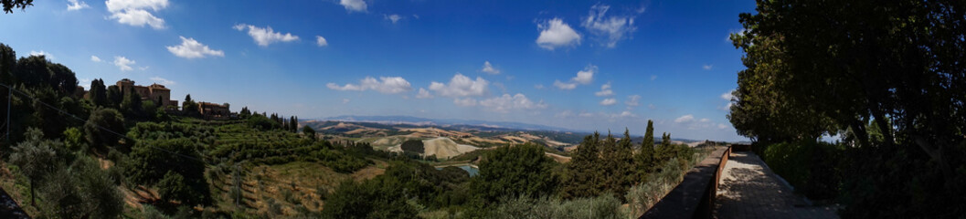 Fototapeta na wymiar Panoramica campagna toscana