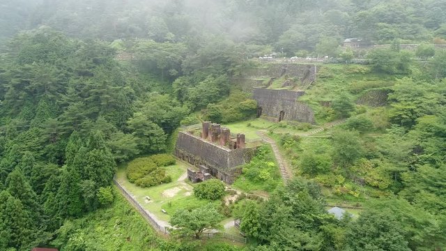 別子銅山・東平地区の歴史的遺構を上空から捉えた映像｜自然の動きと季節感が伝わる映像